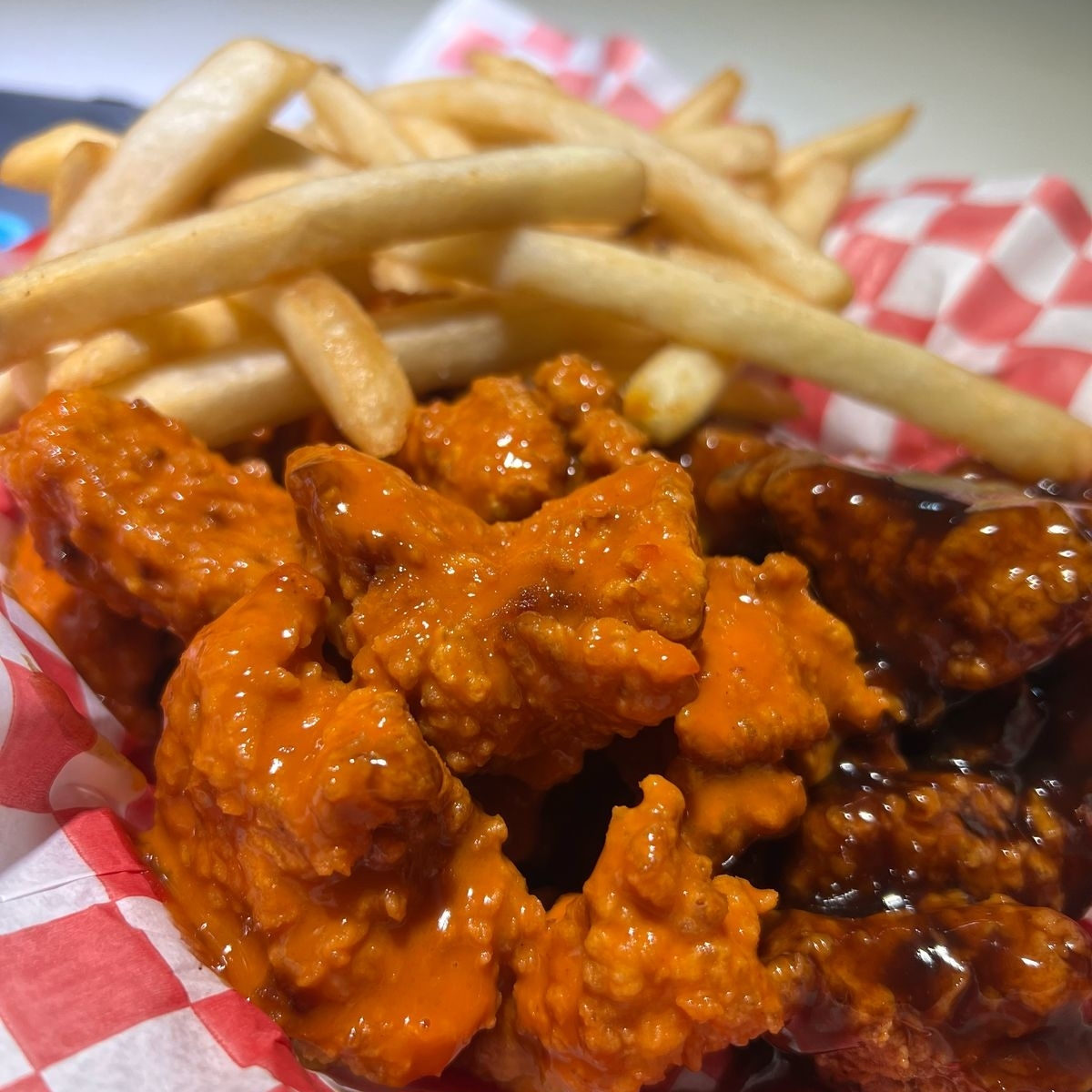 Boneless Un Kilo con Papas (25 Piezas Aprox)