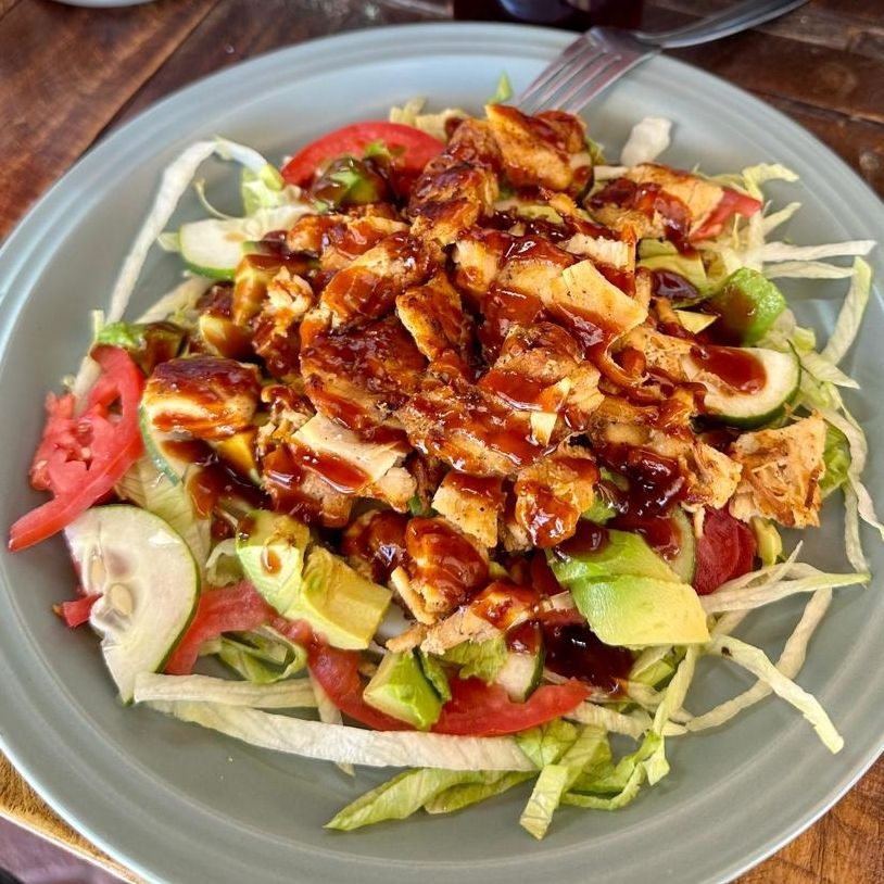 Ensalada de Pollo BBQ a la Plancha