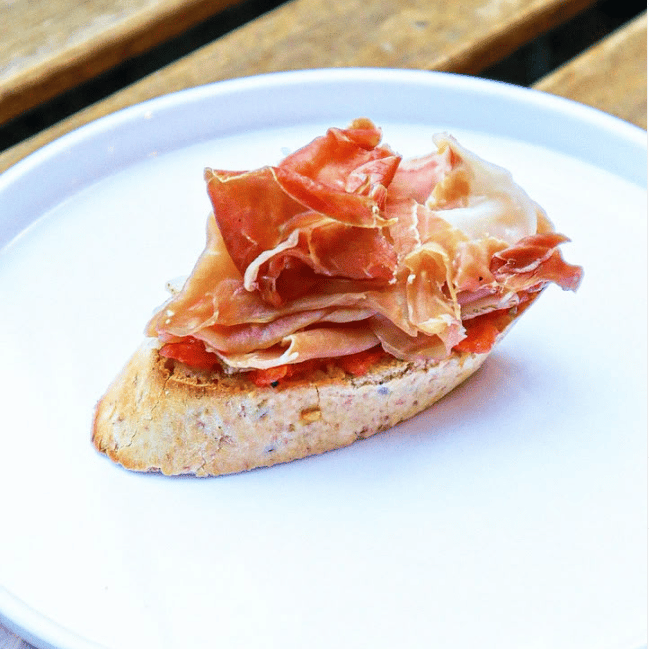 Tapa Serrano con manchego oveja