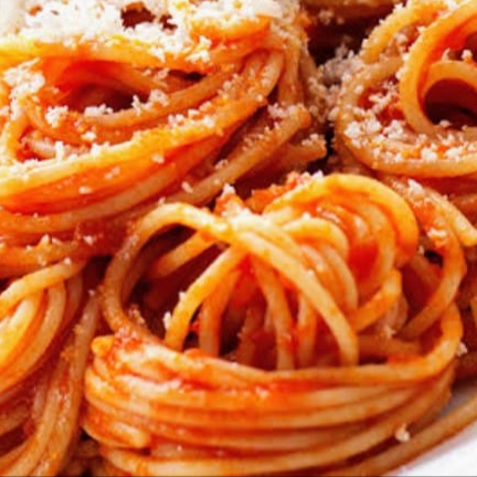 Spaghetti con Salsa Pomodoro