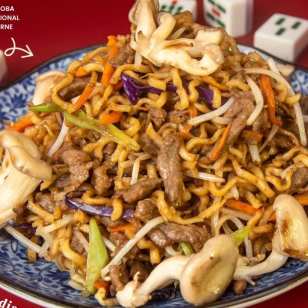 Yakisoba de sua seleção acompanhado de um rolinho primavera e uma bebida
(ideal para 1 pessoa)