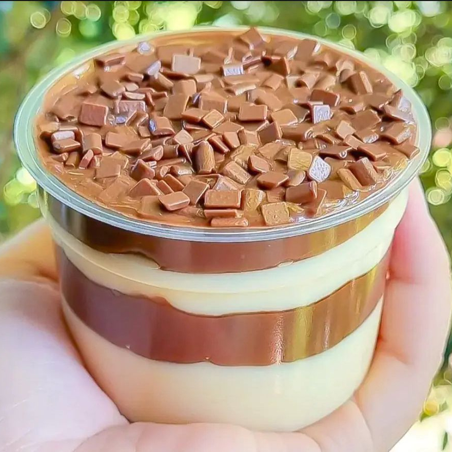 Deliciosa combinação!
Do nosso delicioso brigadeiro de Ninho artesanal, super cremoso, com Nutella pura, e finalizado com granulado