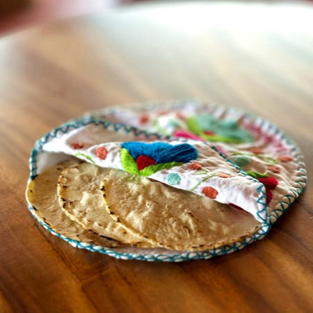 TORTILLAS HECHAS A MANO