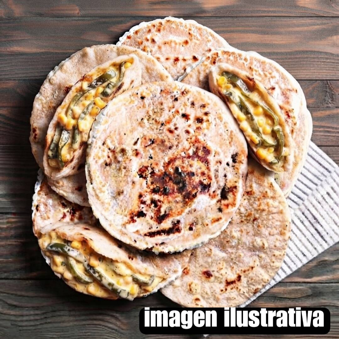 5 Gorditas Especialidad + 1 Agua de Litro