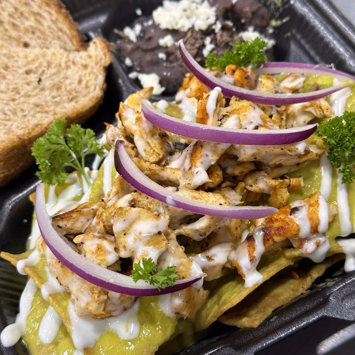 Chilaquiles Suizos con Pollo