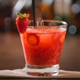 Morango, (Vodka, Saque ou Cachaça.)