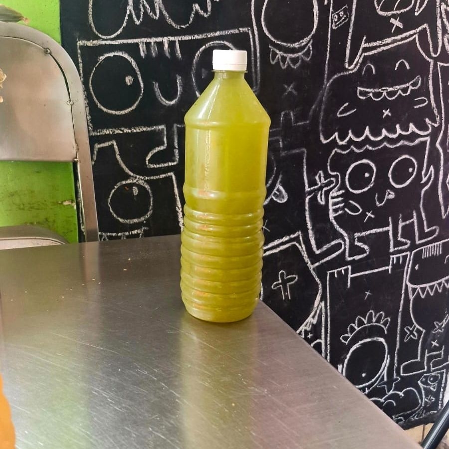 Agua de Limón con Hierbabuena