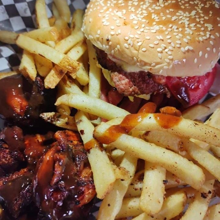 Combo de 2 ingredientes + 1 hamburguesa a elecció