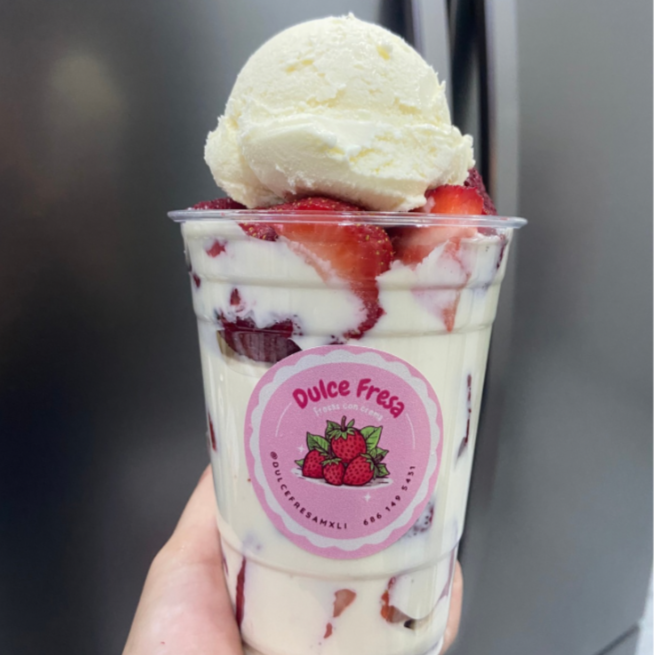 FRESAS CON CREMA Y NIEVE DE VAINILLA 12 OZ