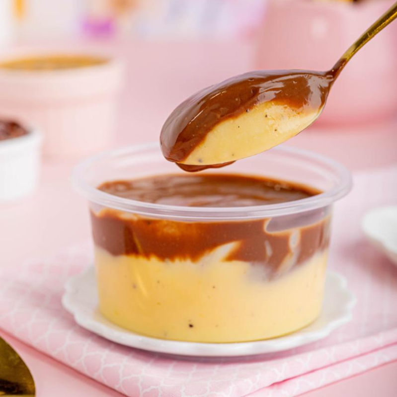 mousse de maracuja feito da propria Fruta , com trufa artesanal de chocolate nobre