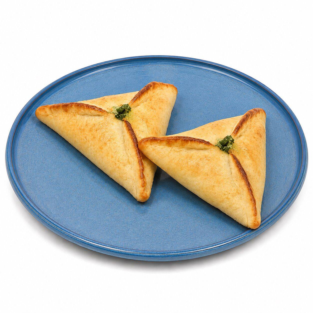 Esfihas de massa macia e levemente dourada, recheadas com queijo branco, proporcionando um sabor suave e delicado.