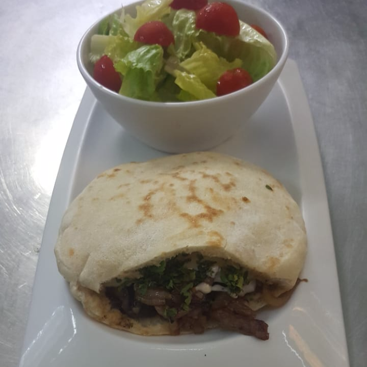Pita New York con Ensalada de La Casa
