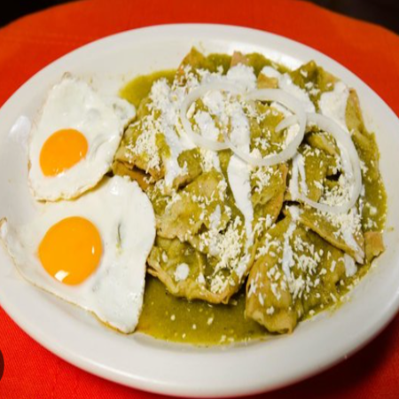 Chilaquiles verdes con Huevo