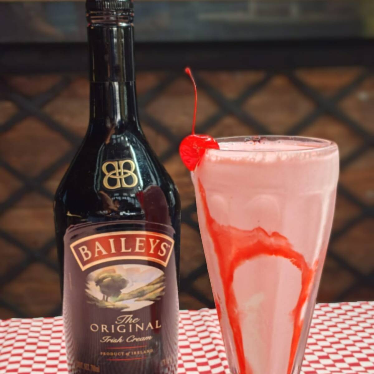 Malteada de Fresa con BAILEYS