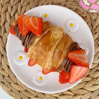 Strawberry Crossaint