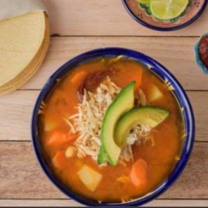 Caldo Tlalpeño. Medio litro