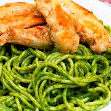 TALLARIN VERDE CON PECHO BROSTER