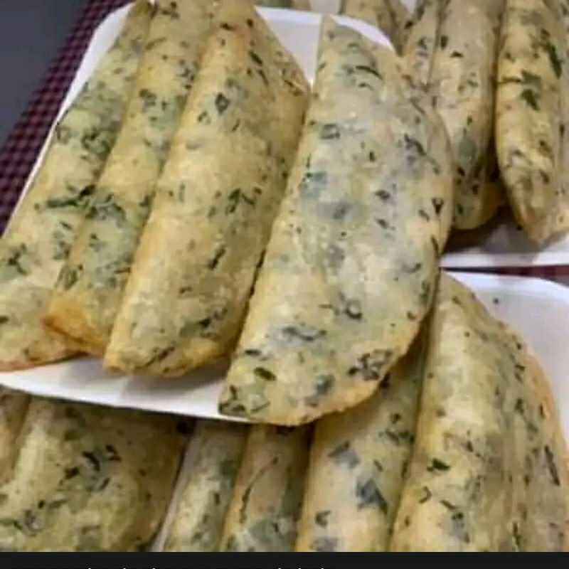 Empanada de Chaya con Queso de Bola