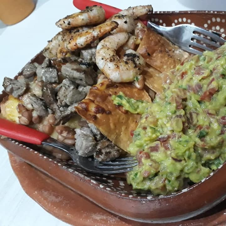 Nachos Mar y Tierra