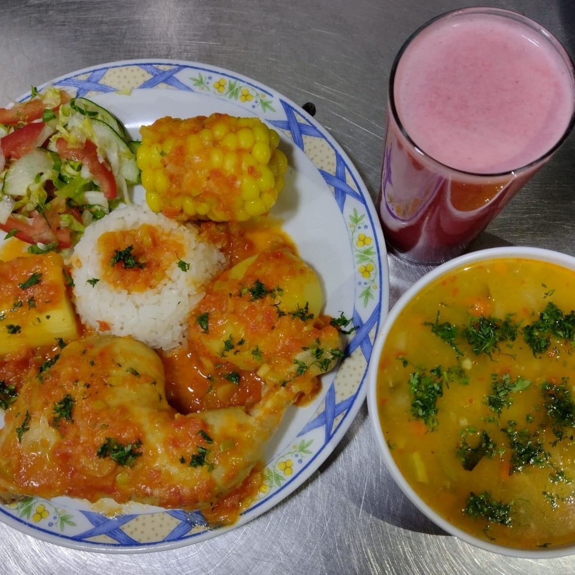 Sudado de Pollo o Res