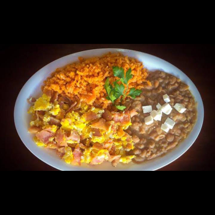 Orden De Huevos Revueltos Con Jamón