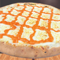 Mussarela, provolone, parmesão cobertos com requeijão cremoso e cheddar