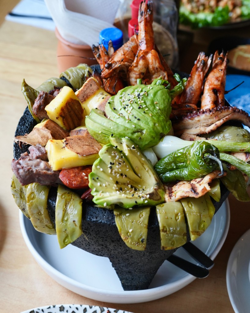 Molcajete Mar & Tierra
