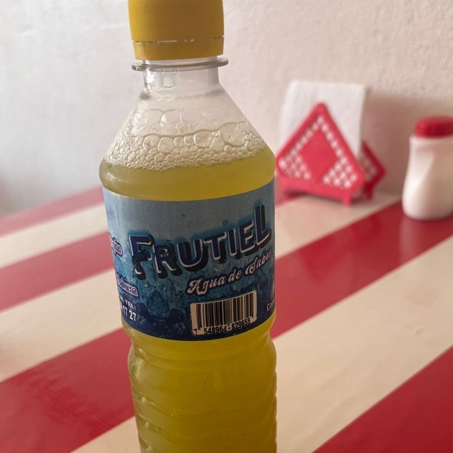 Agua Natural Piña~Hiervabuena 500ml