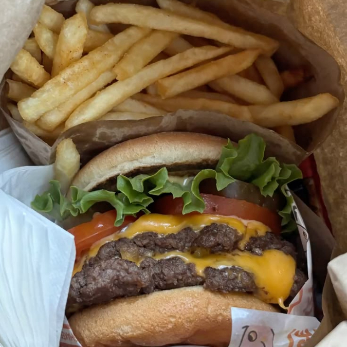 Escoge Tu Burger + Papas 2x1 Oferta Exclusiva