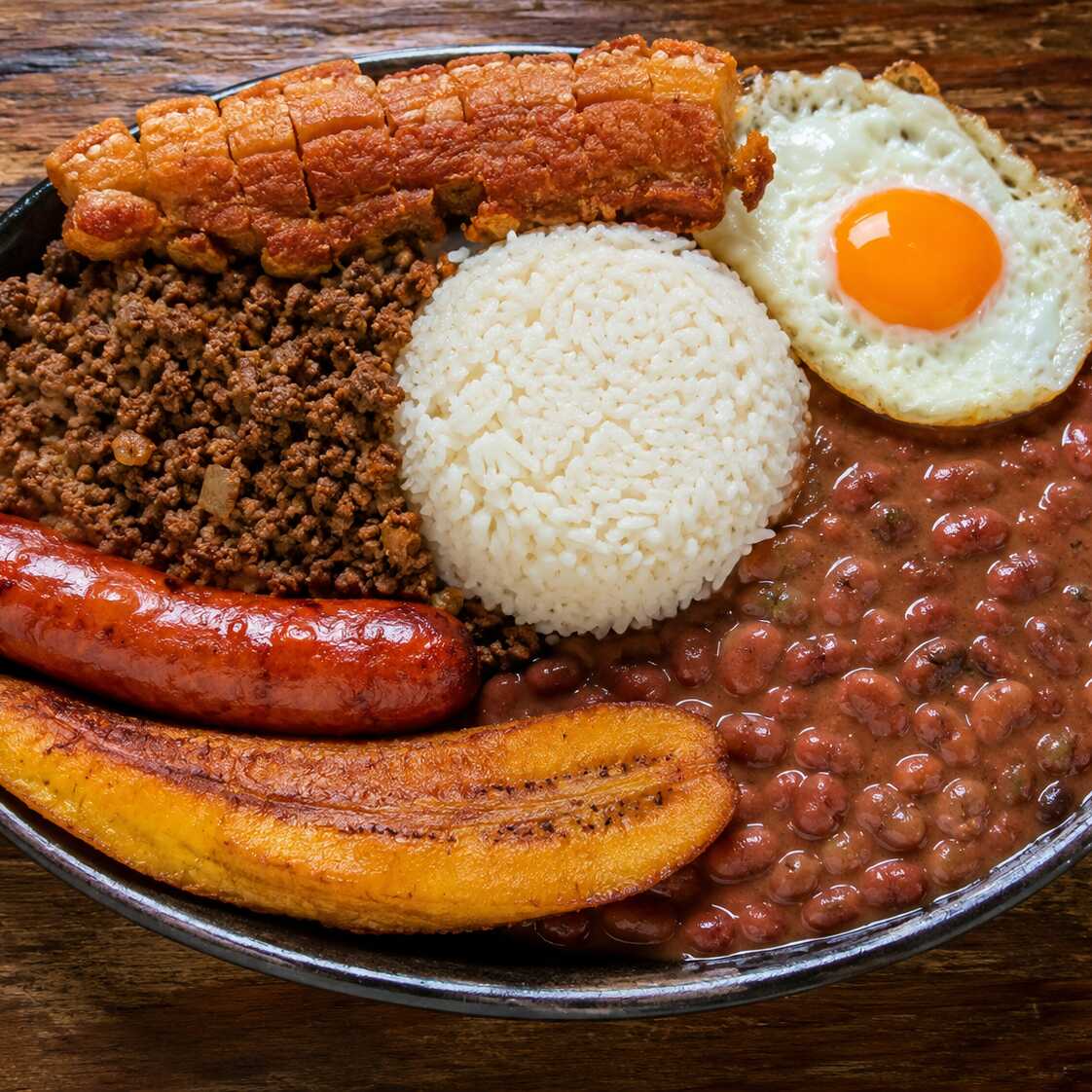 Combo Bandeja Paisa Ejecutiva Sakami + Jugo Gratis