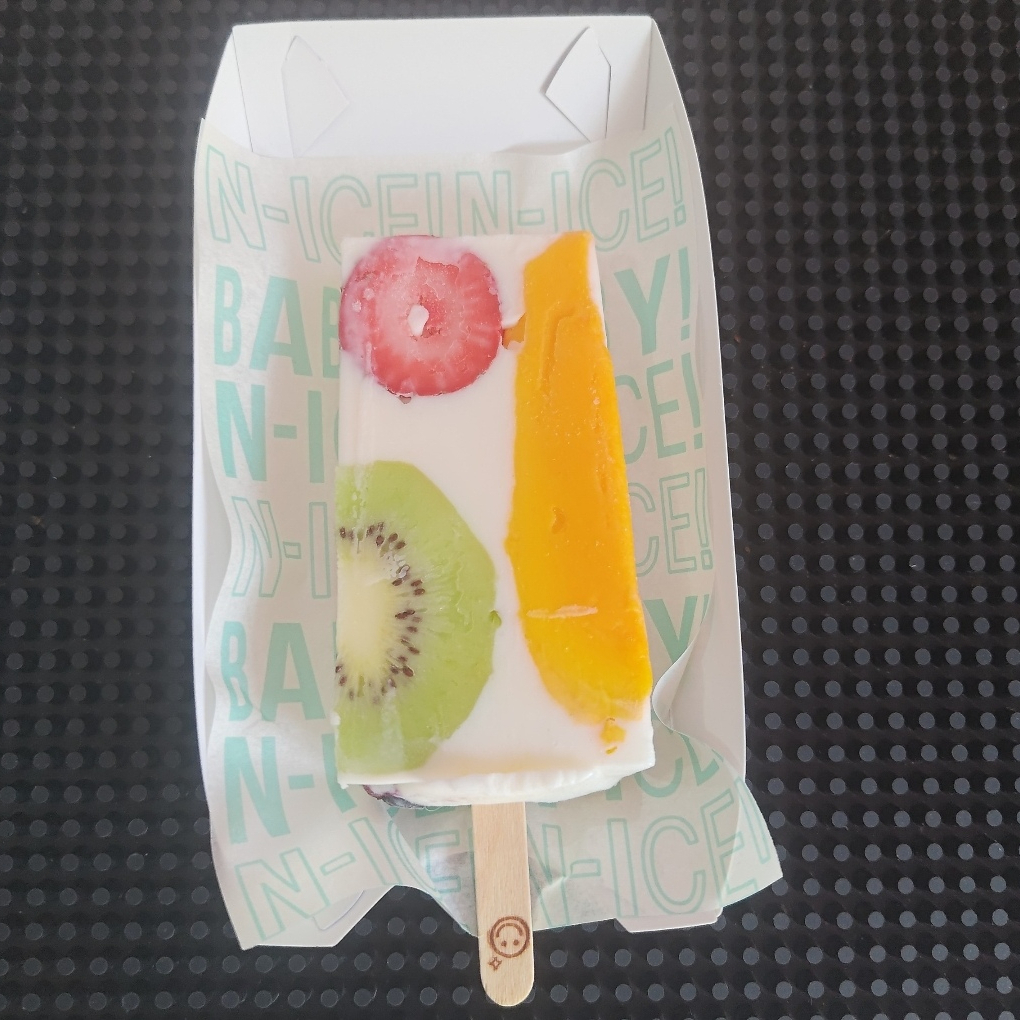 YOGURT CON FRUTAS