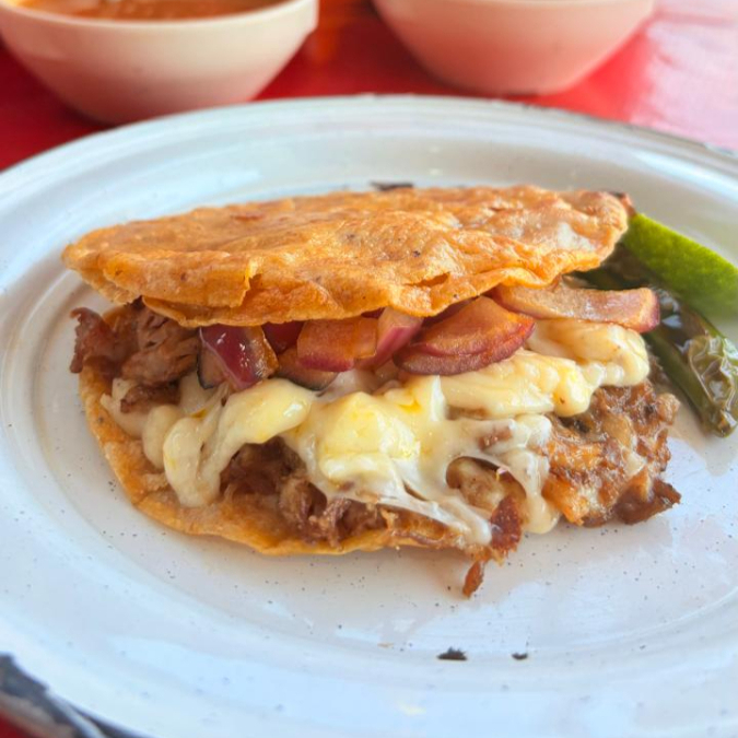 Quesabirria Doble de Maíz