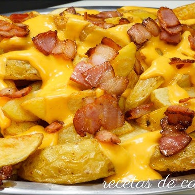 Papas Gajo con Queso y Tocino