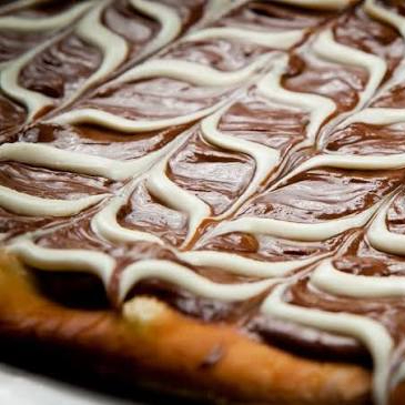 Massa artesanal,chocolate ao leite e chocolate branco