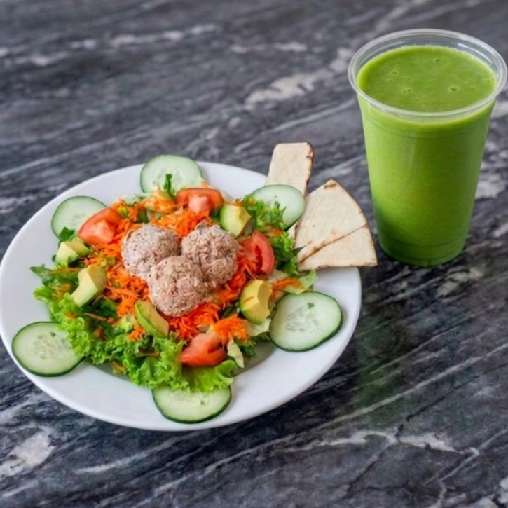 Ensalada de Atún + Jugo Verde No. 9