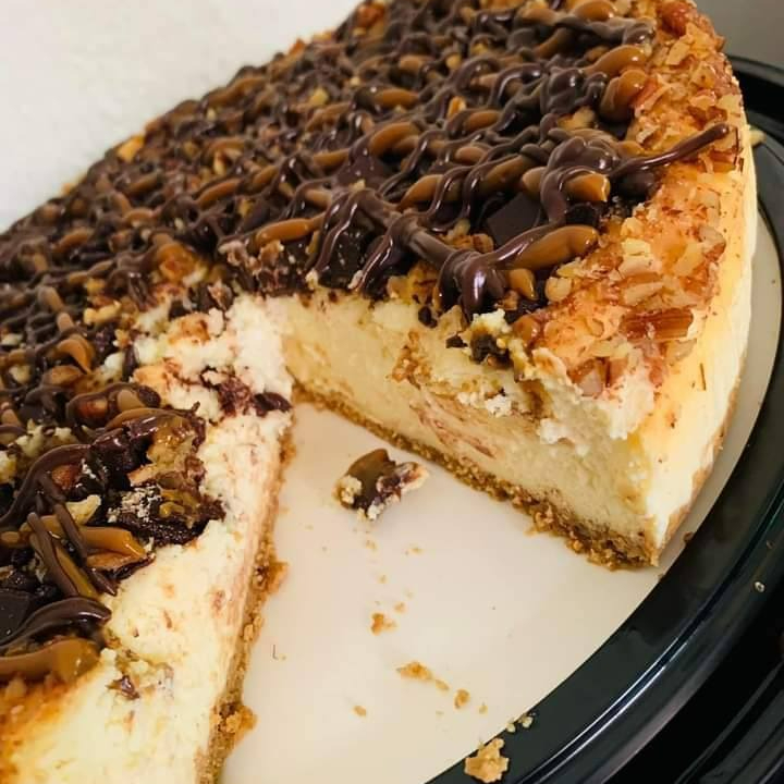 Pay de Queso con Caramelo y Chocolate