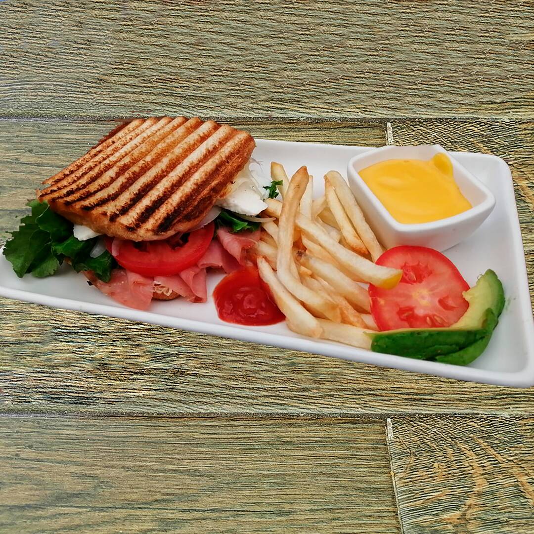 Sándwich Perseo (Jamón de Pierna y Queso Manchego)