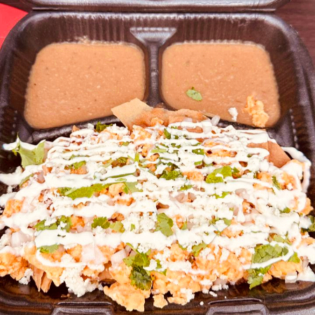 Chilaquiles con Huevito Revuelto