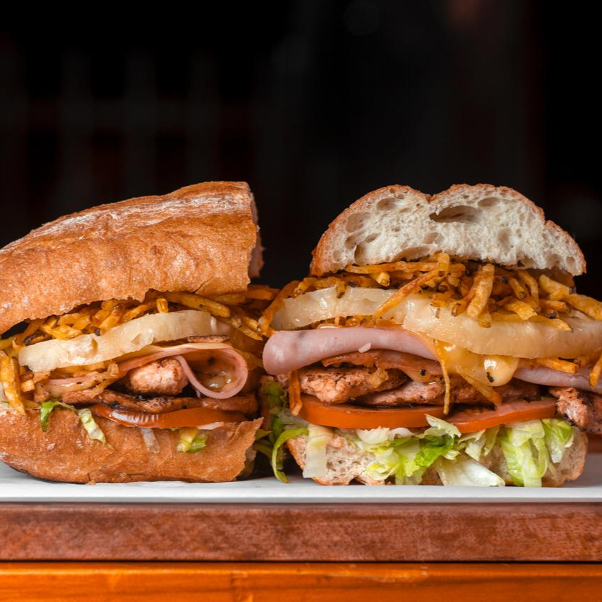 Sándwich Pollo Hawaiano Grande