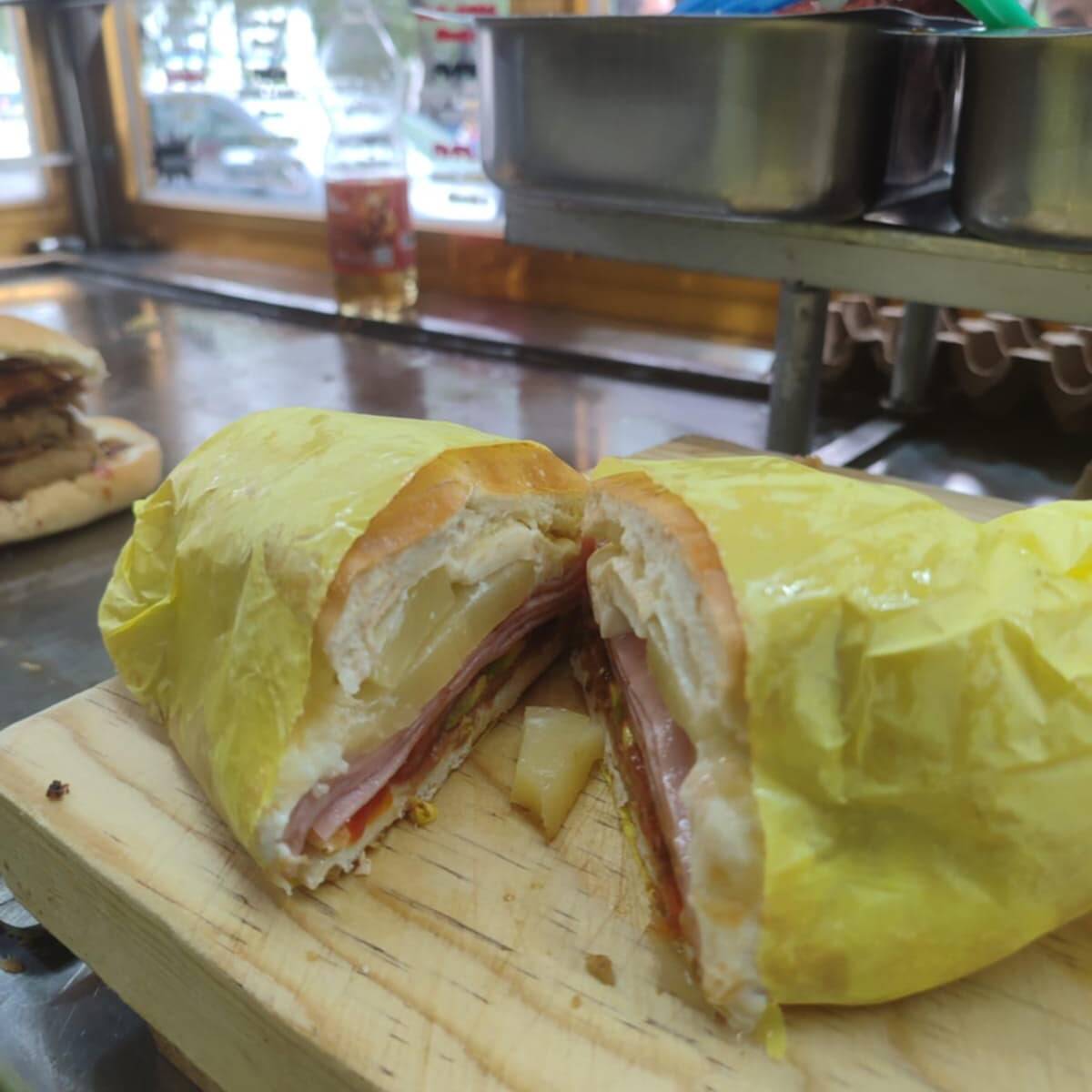 Milanesa, Jamón, Quesillo y Piña