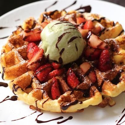 Waffle Chocolate Hershey Fresa + Helado
