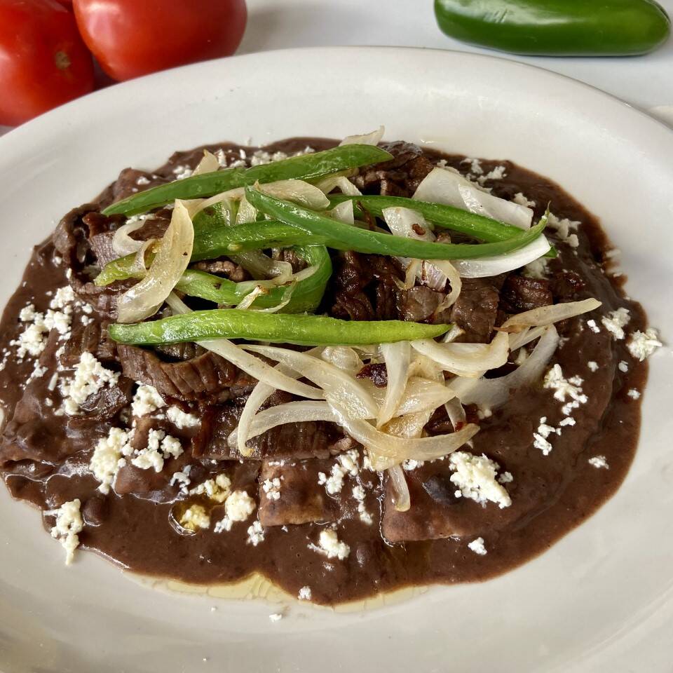 Enfrijoladas con Cecina