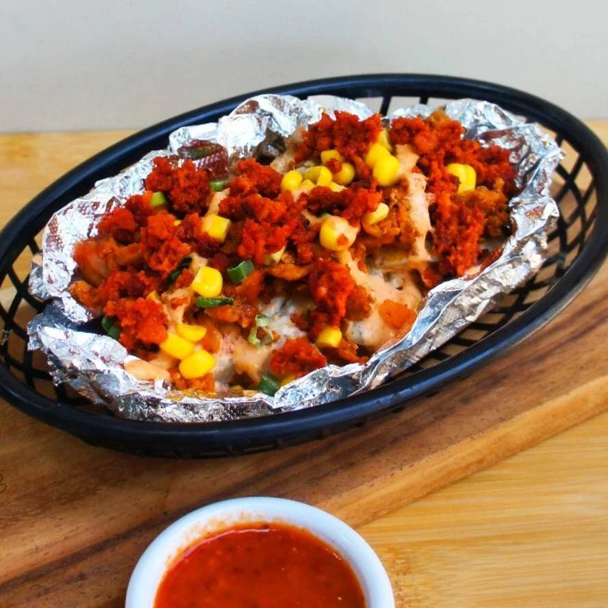 Papa con Chorizo y Elote