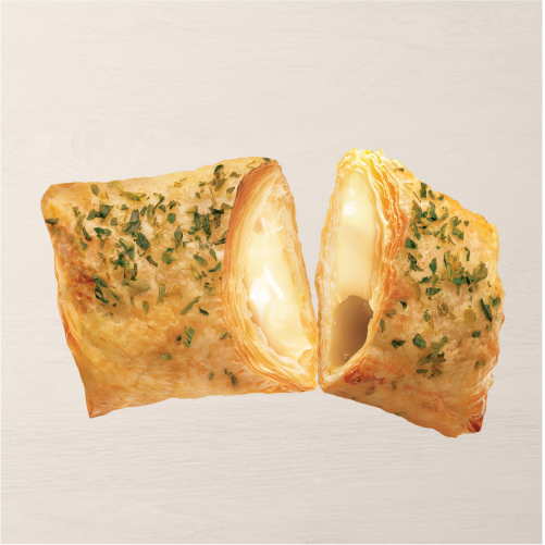 Massa folhada leve e crocante, recheada com Cremely. Perfeito para quem quer um toque de cremosidade no Dia.