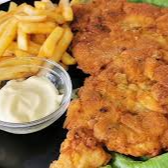 Almuerzo con pechuga apanada