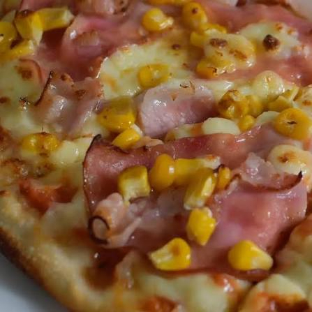 Pizza personal Jamón Maíz + Gaseosa Gratis