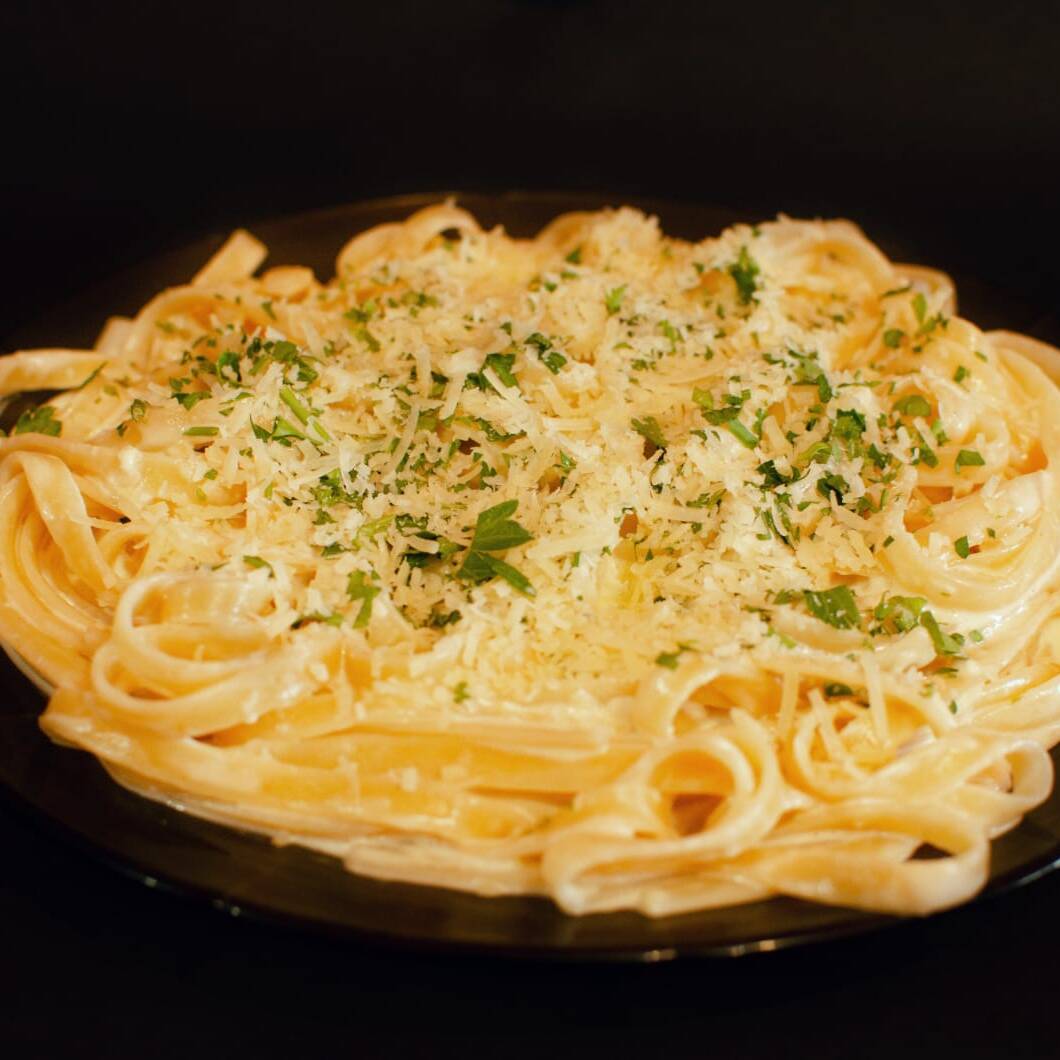 Fetuccini Alfredo chica (Porción para 2 Personas)
