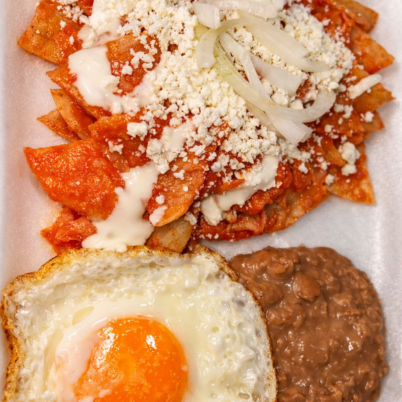 Chilaquiles con huevo