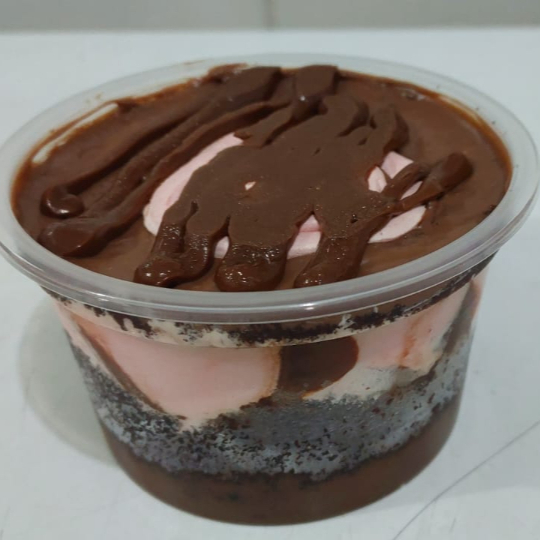 Delicioso Bolo de Chocolate com camadas intercaladas de Recheio de Morango e Recheio de creme de Nutella e Nutella pura em um Pote de 250 ml. ###Tags### bolo no pote Ninho chocolate bombom aberto morango uva chocolate Ninho chocolate ao leite leite condensado coco beijinho brigadeiro gourmet tradicional moranguinho churros Nutella 2 amores meio amargo cupom oferta desconto como taxa gratis entrega rapida Nutella Ninho doce chocolate brigadeiro docinho donuts docino sobremesa bolo de pote promoção promocao oferta desconto barato doce sobremesa chocolate entrega rapida grátis grátis morango fresco docinho brigadeiro leite condensado