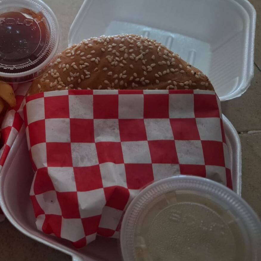 Hamburguesa doble + porción de papas